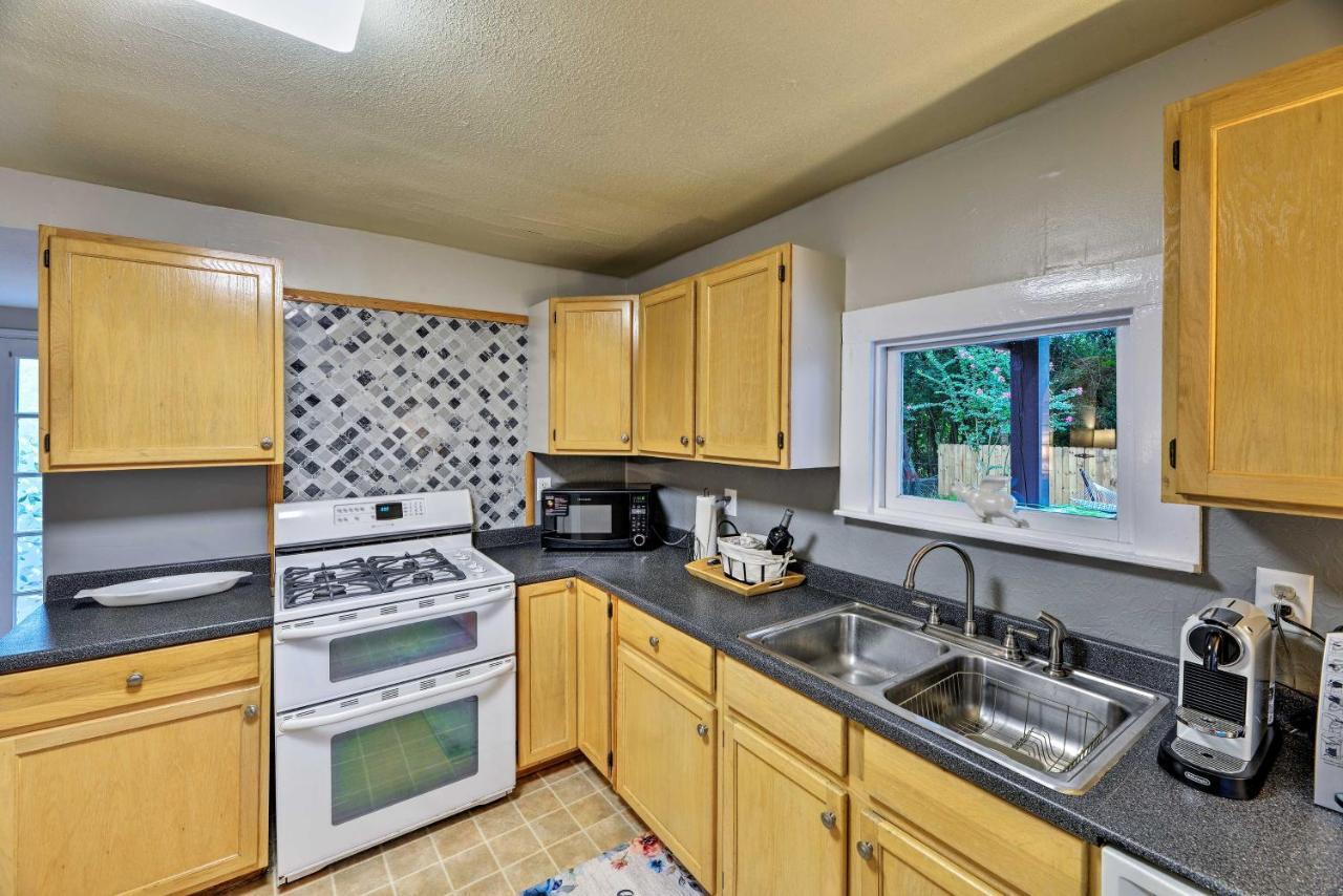 New Bern Home With Yard, Grill And Walkable Location Zewnętrze zdjęcie